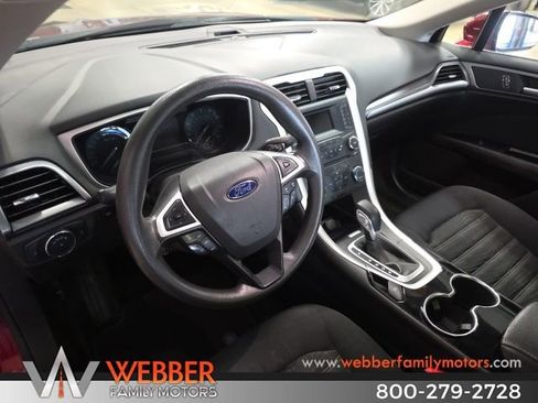 Used 2016 Ford Fusion SE w/ SE Cold Weather Package FWD image 14