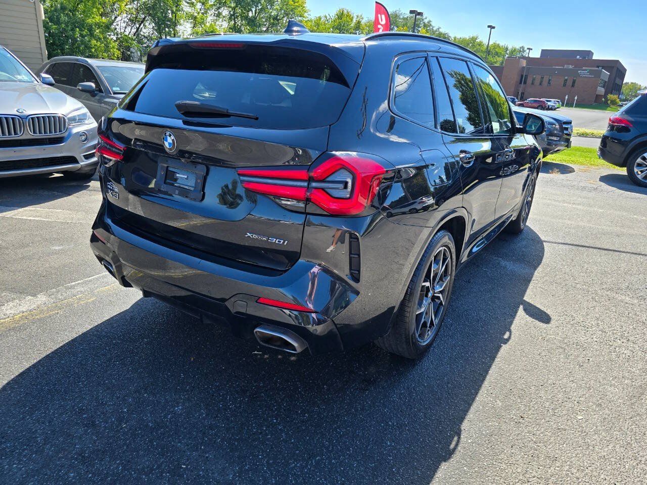 Used 2022 BMW X3 xDrive30i w/ M Sport Package AWD/4WD image 3