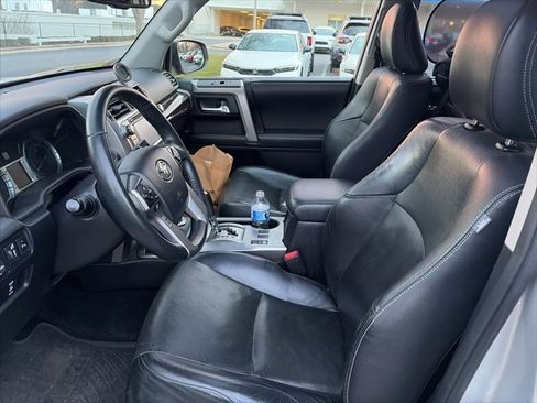 Used 2014 Toyota 4Runner Limited image 12
