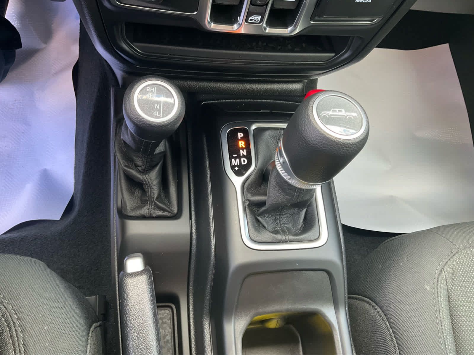 Used 2021 Jeep Gladiator Sport AWD/4WD image 17