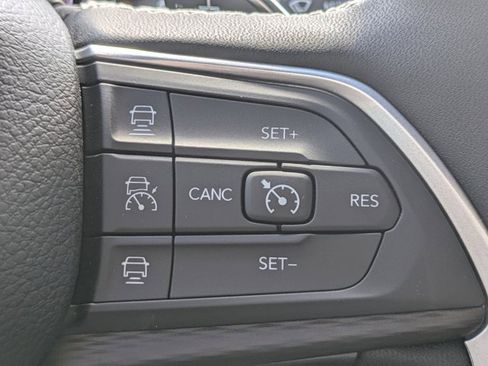 New 2025 Jeep Grand Cherokee Altitude image 23