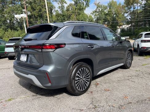 New 2025 Volkswagen Tiguan S image 3