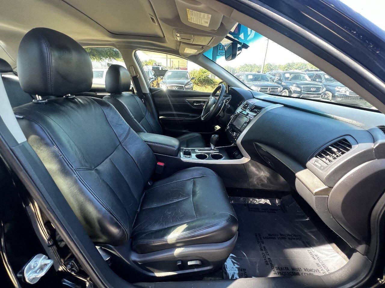 Used 2015 Nissan Altima 3.5 SL FWD image 13