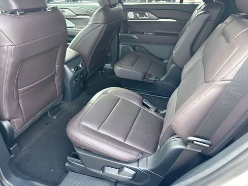 New 2026 Ford Explorer Platinum image 44