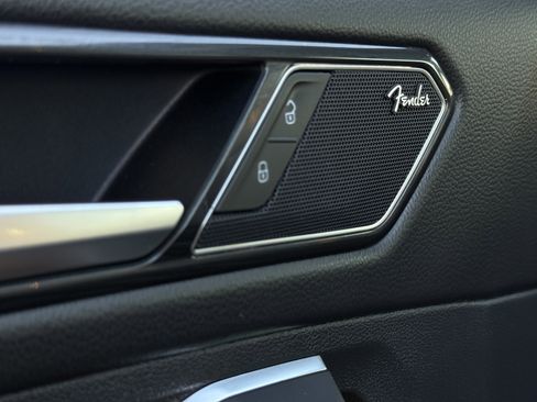 Used 2022 Volkswagen Tiguan SEL R-Line image 24