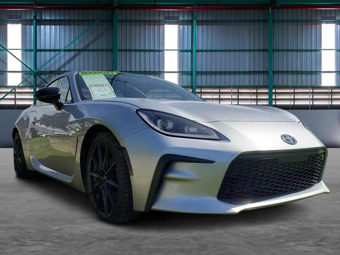 Used 2023 Toyota GR86 Premium w/ ALL Weather Mat Package (TMS) RWD image 6