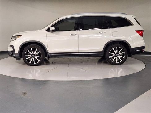 Used 2019 Honda Pilot Touring image 5