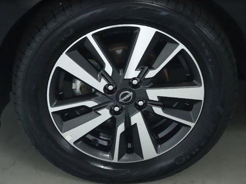 Used 2025 Nissan Versa SV FWD image 35