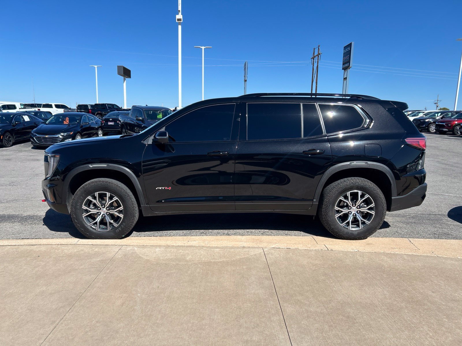 Used 2025 GMC Acadia AT4 AWD/4WD image 8