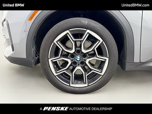 Used 2025 BMW X2 xDrive28i AWD/4WD image 2