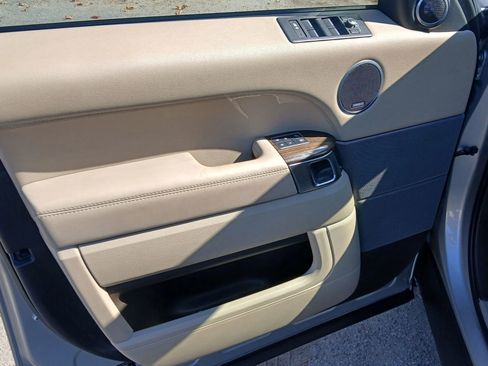 Used 2017 Land Rover Range Rover Sport HSE image 12