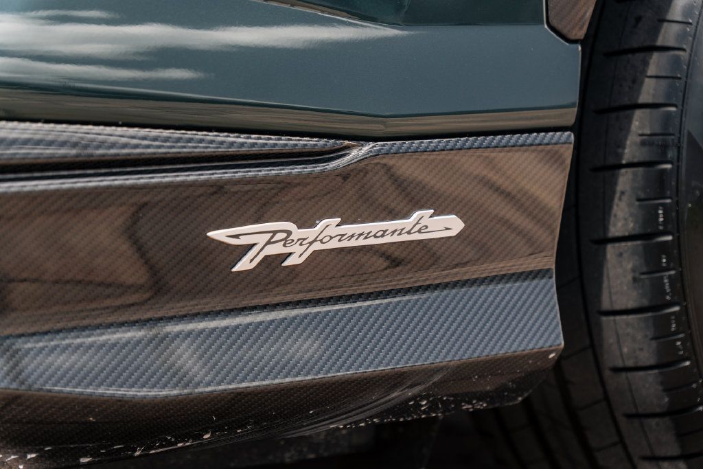 Used 2024 Lamborghini Urus Performante AWD/4WD image 20