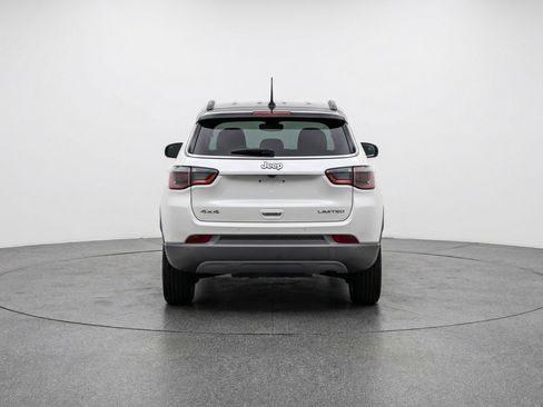 Used 2025 Jeep Compass Trailhawk AWD/4WD image 7