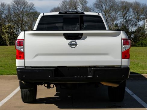Used 2021 Nissan Titan S RWD image 14