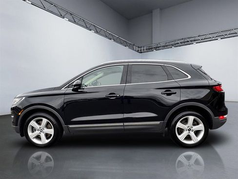 Used 2017 Lincoln MKC Premiere image 2