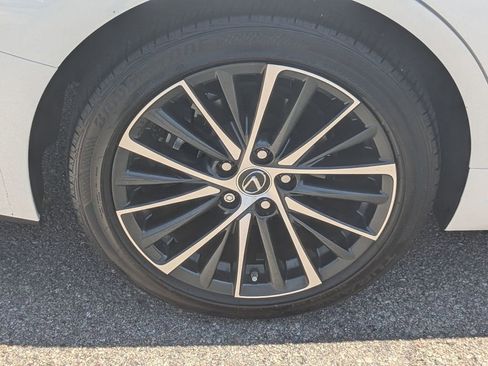 Used 2025 Lexus ES 350 w/ Premium Package FWD image 12