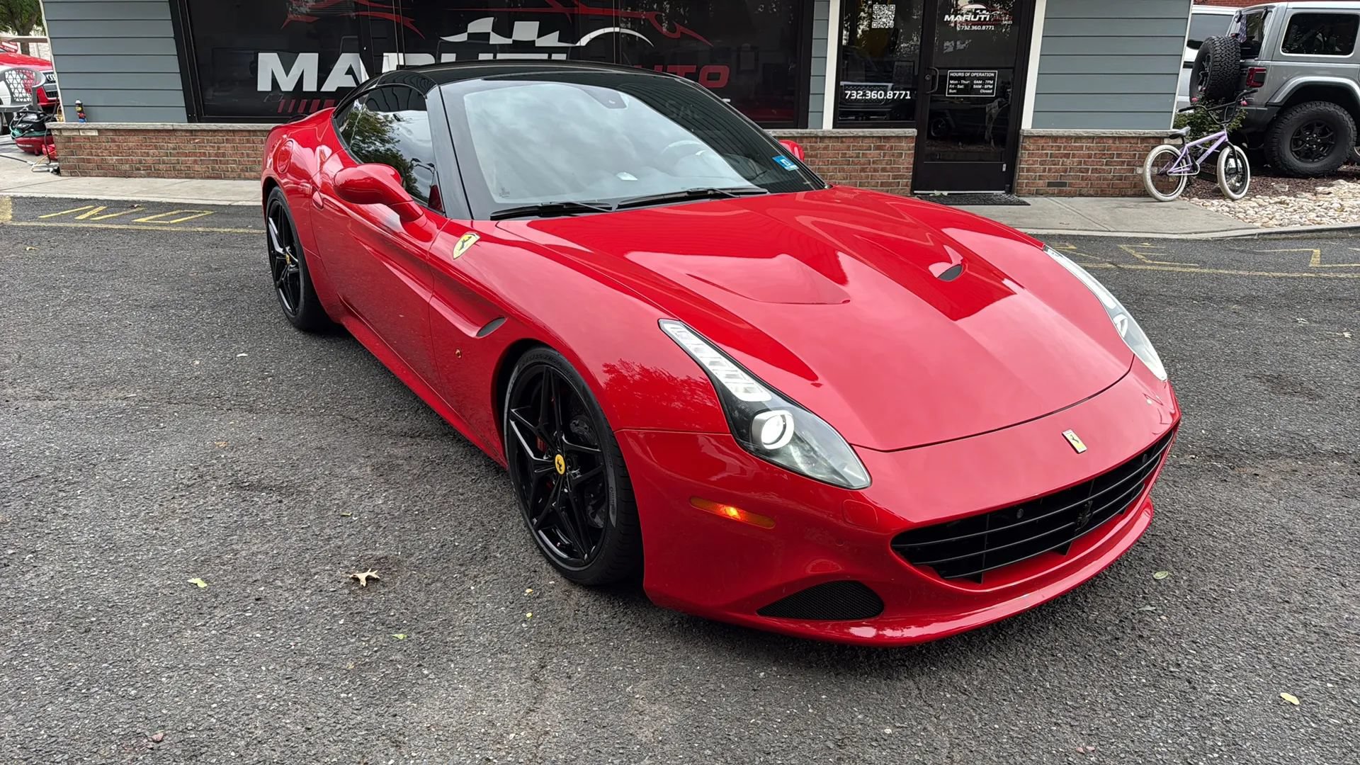 Used 2017 Ferrari California T RWD image 3