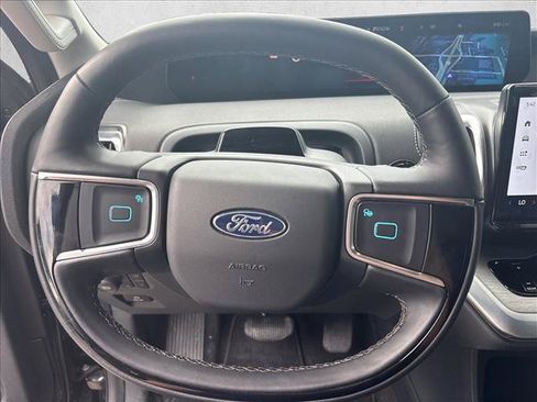 New 2025 Ford Expedition Platinum w/ Driver's Package AWD/4WD image 11
