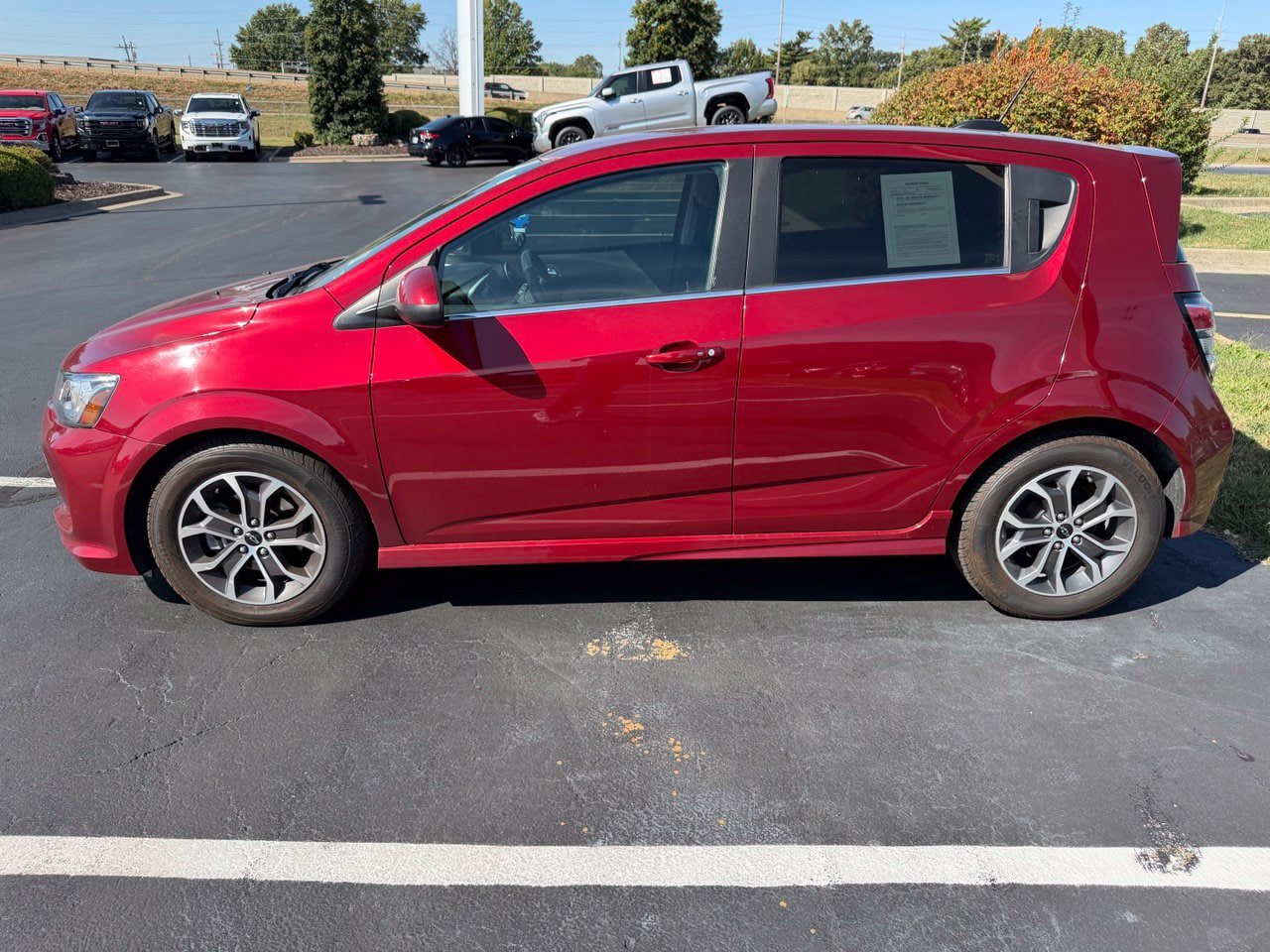 Used 2020 Chevrolet Sonic LT w/ Convenience Package FWD image 2