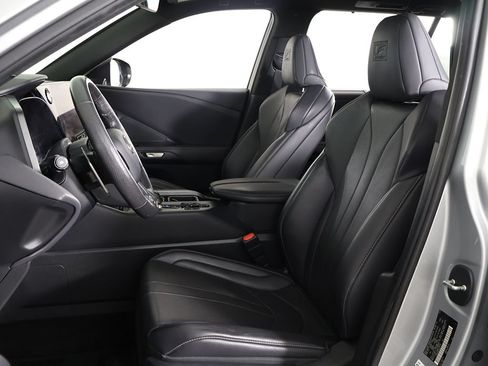 Used 2024 Lexus TX 500h AWD w/ Technology Package image 31