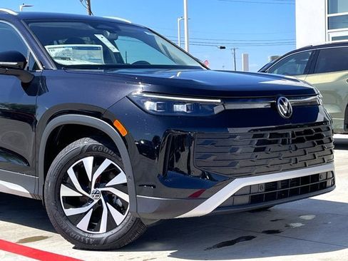 New 2025 Volkswagen Tiguan S image 7