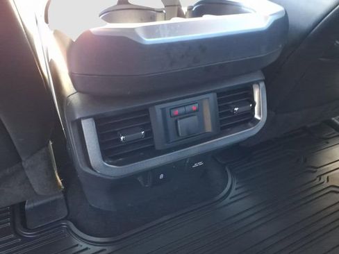 Used 2023 Ford F150 Platinum image 10