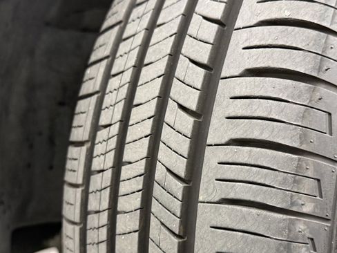 Used 2011 Cadillac DTS image 35