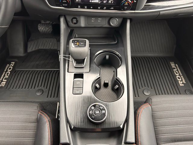 Used 2026 Nissan Rogue SV AWD/4WD image 17