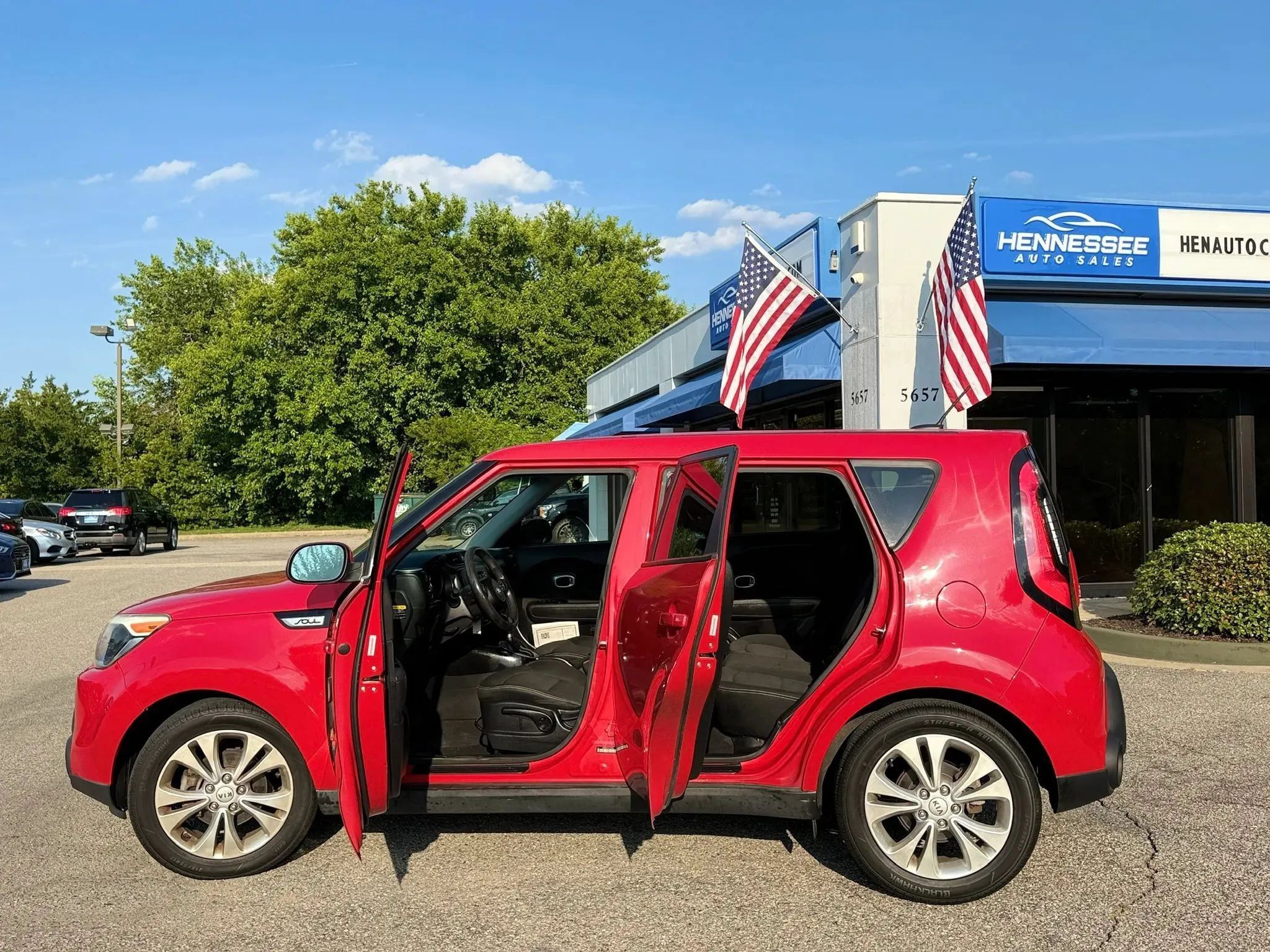 Used 2015 Kia Soul + FWD image 20