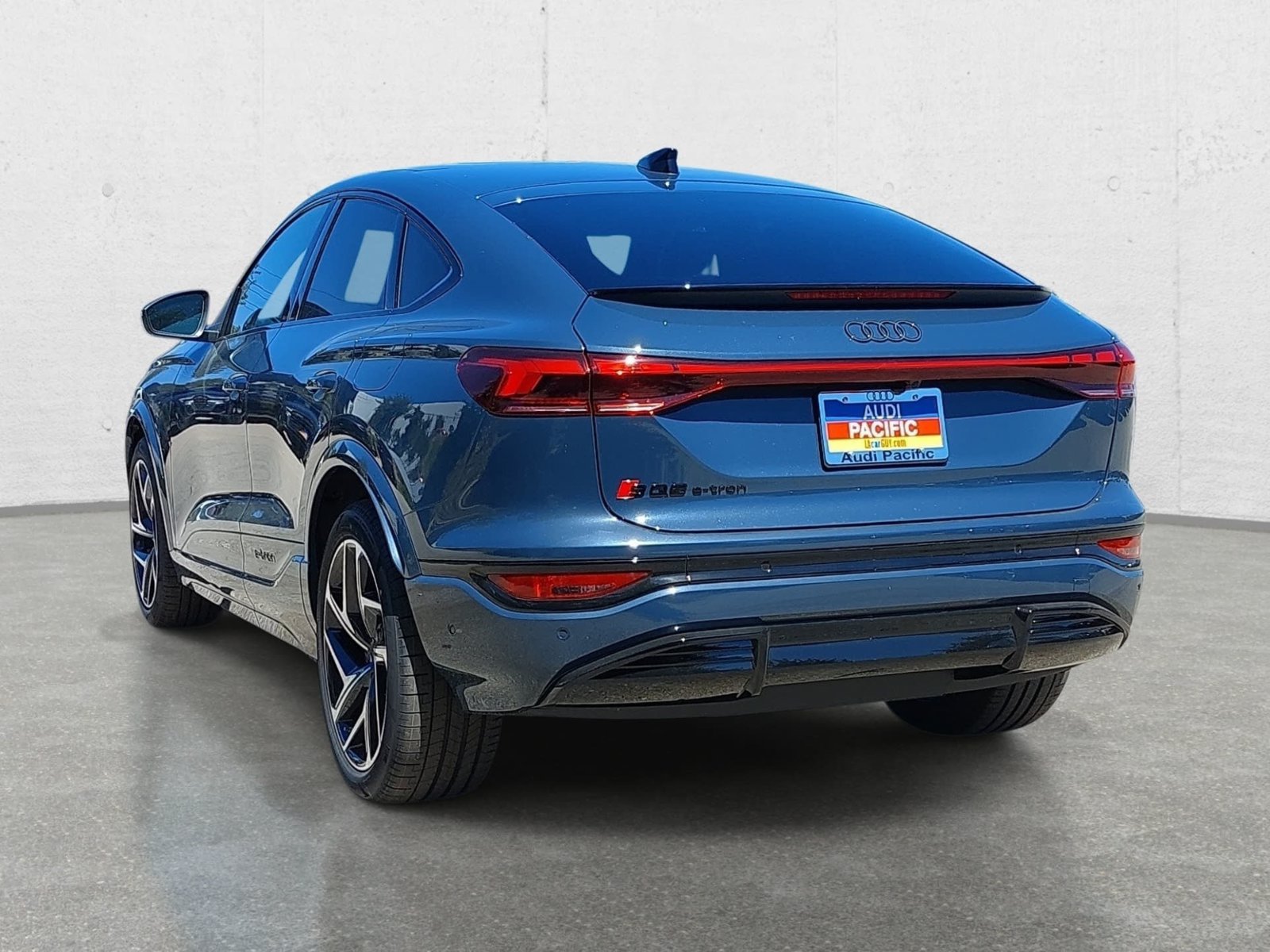New 2027 Audi SQ6 e-tron Premium Plus AWD/4WD image 7