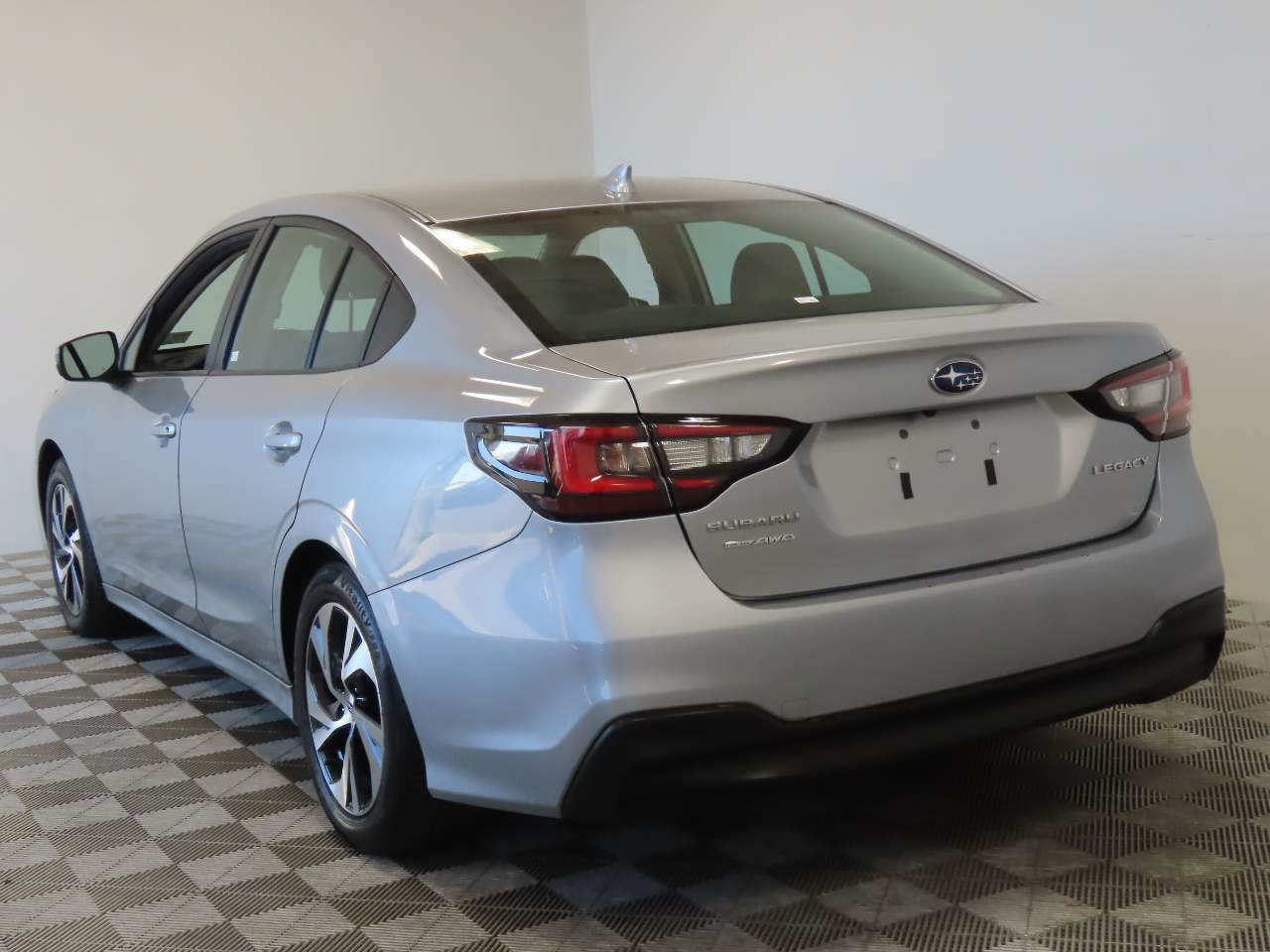 Used 2025 Subaru Legacy Premium AWD/4WD image 3