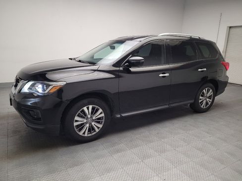 Used 2019 Nissan Pathfinder SL FWD image 2