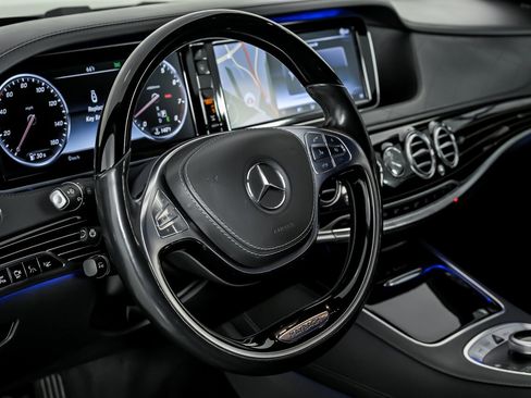 Used 2017 Mercedes-Benz Maybach S 550 4MATIC image 27