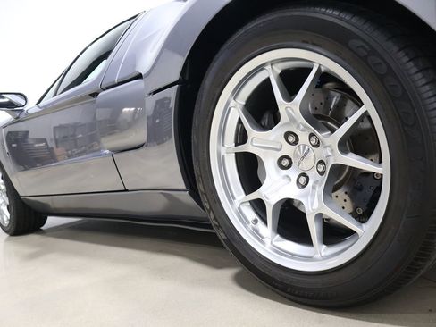 Used 2006 Ford GT image 11
