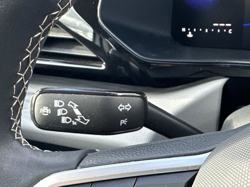 Used 2024 Volkswagen Taos S image 25