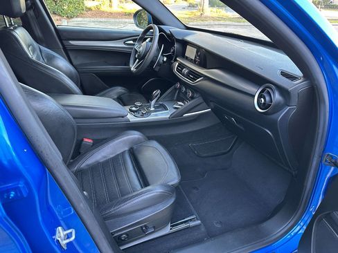 Used 2018 Alfa Romeo Stelvio Ti Sport image 21