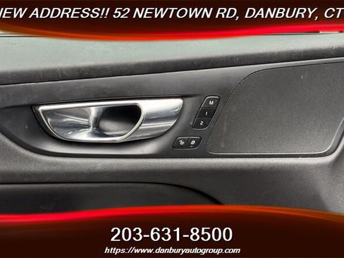 Used 2020 Volvo S60 T6 Momentum w/ Premium Package AWD/4WD image 10