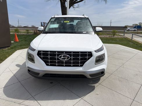 New 2026 Hyundai Venue SEL FWD image 8