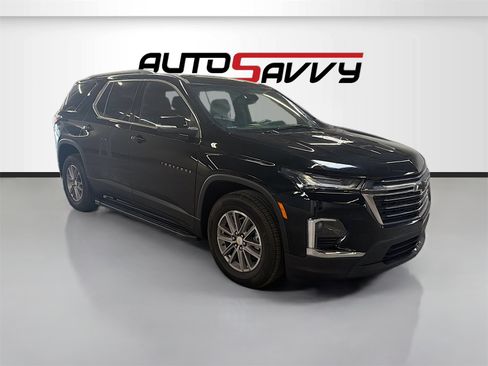 Used 2024 Chevrolet Traverse LT image 1