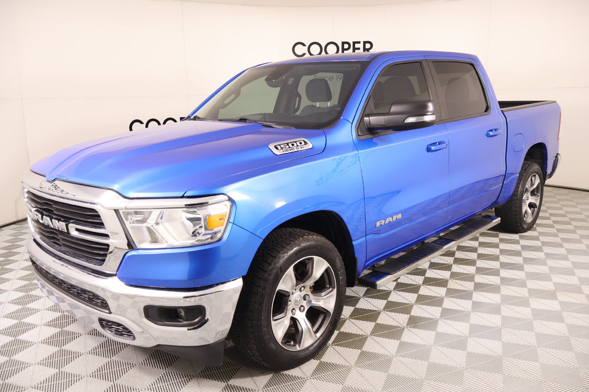 Used 2021 RAM 1500 2WD Crew Cab image 9