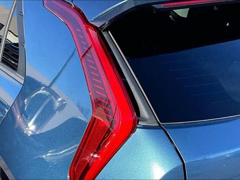 Used 2024 Kia Niro Wind FWD image 29