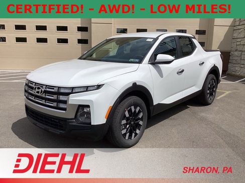 Certified 2025 Hyundai Santa Cruz SE image 3