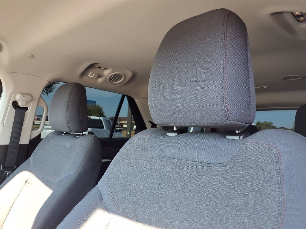 Used 2026 Ford Explorer Active RWD image 18