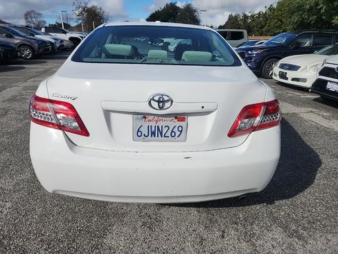 Used 2010 Toyota Camry image 4