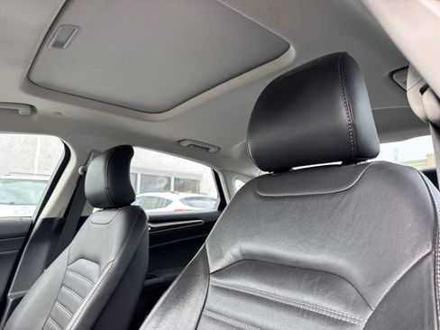 Used 2016 Ford Fusion SE w/ Equipment Group 502A image 4