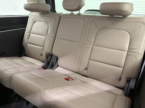 Used 2024 Lincoln Navigator Reserve AWD/4WD image 24