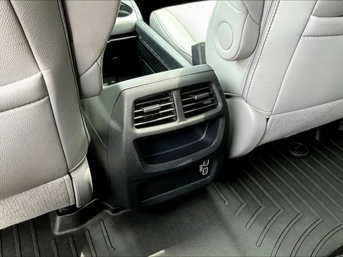 Used 2023 Honda Passport EX-L image 12
