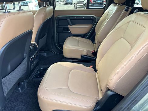 Used 2025 Land Rover Defender 130 X-Dynamic SE image 25