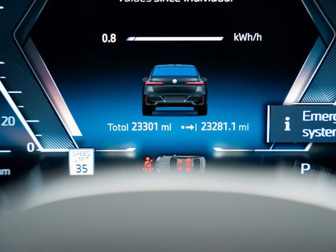 Used 2023 BMW i7 xDrive60 image 45