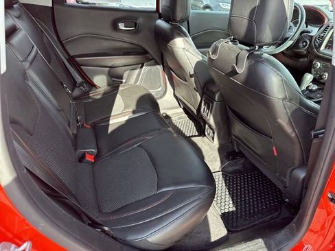 Used 2018 Jeep Compass Trailhawk w/ Cold Weather Group image 16